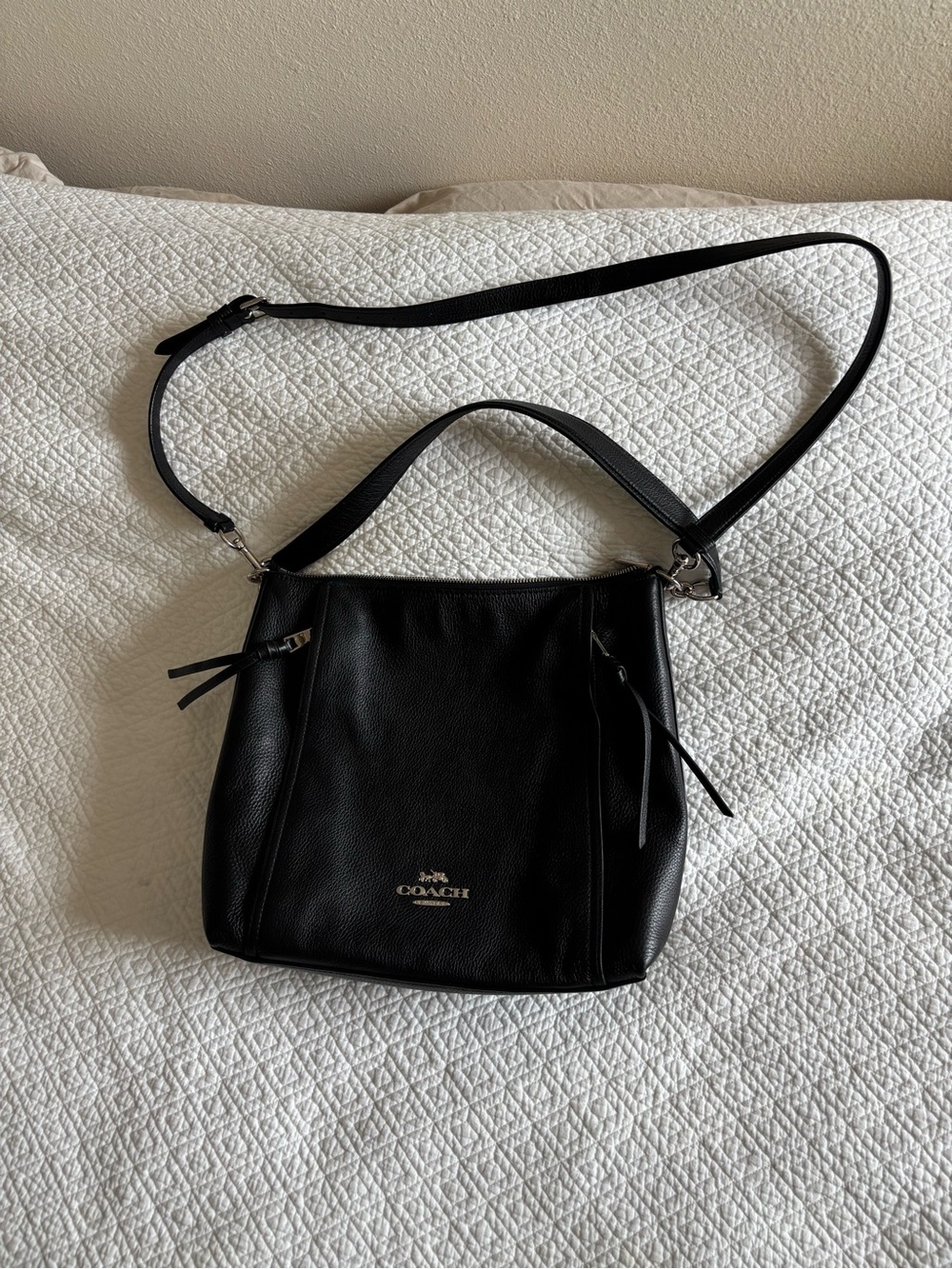 Coach Marlon Hobo Bag Style Nbr F79994 Like New